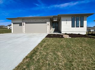 2701 NE Wheatley Dr, Blue Springs, MO 64029