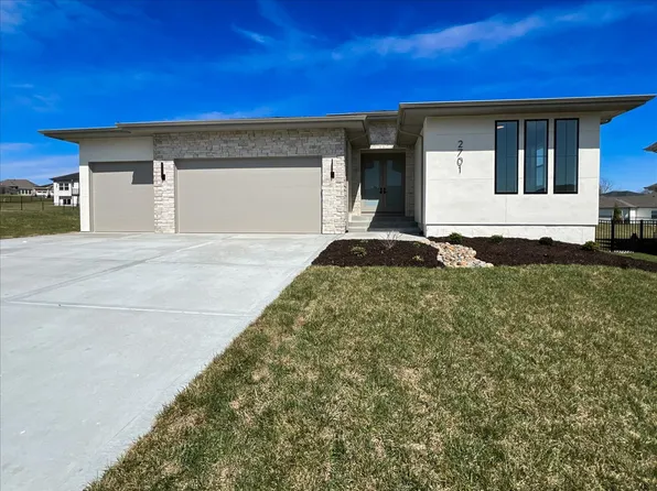 2701 NE Wheatley Dr, Blue Springs, MO 64029