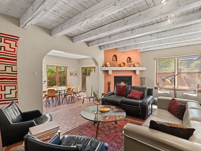 409 E Coronado Rd APT 2, Santa Fe, NM, 87505