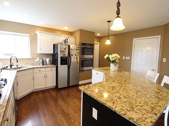 3rd image of 16224 Bay Harbour Ct