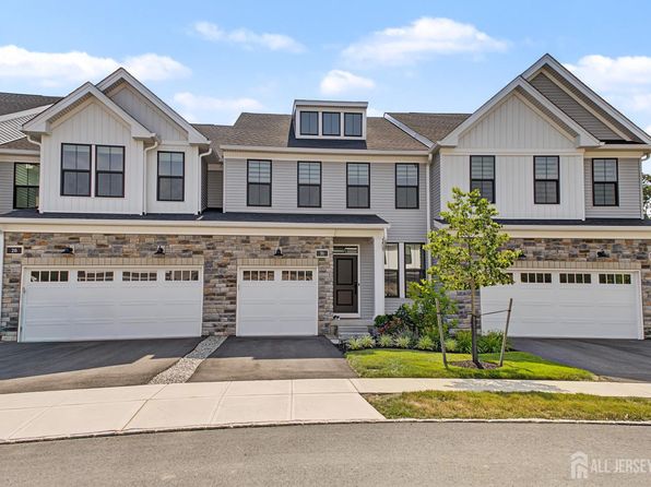 30 Cloverleaf Ln