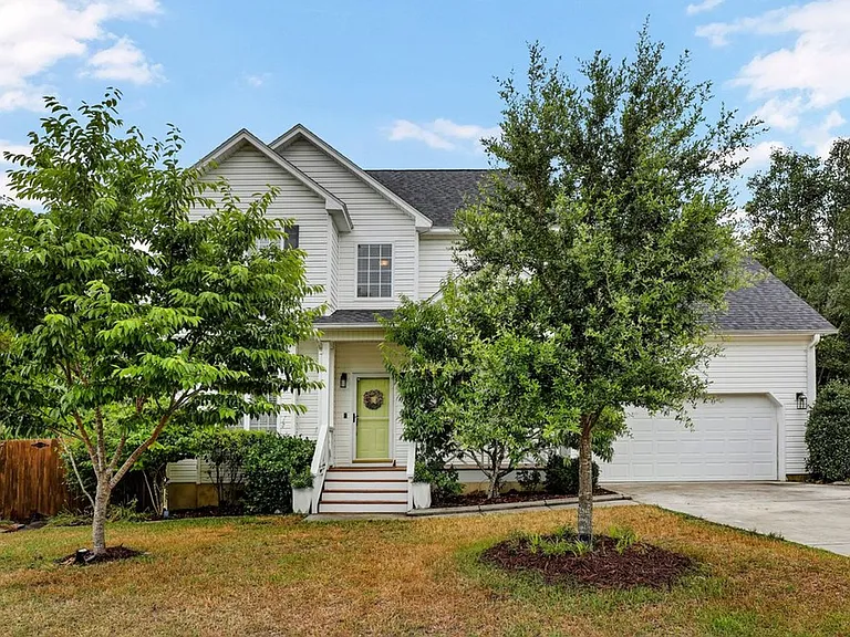 1010 Meridian Dr — Photo 3