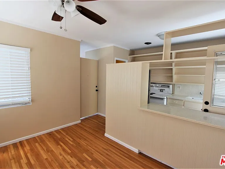 380 Pershing Dr — Photo 8