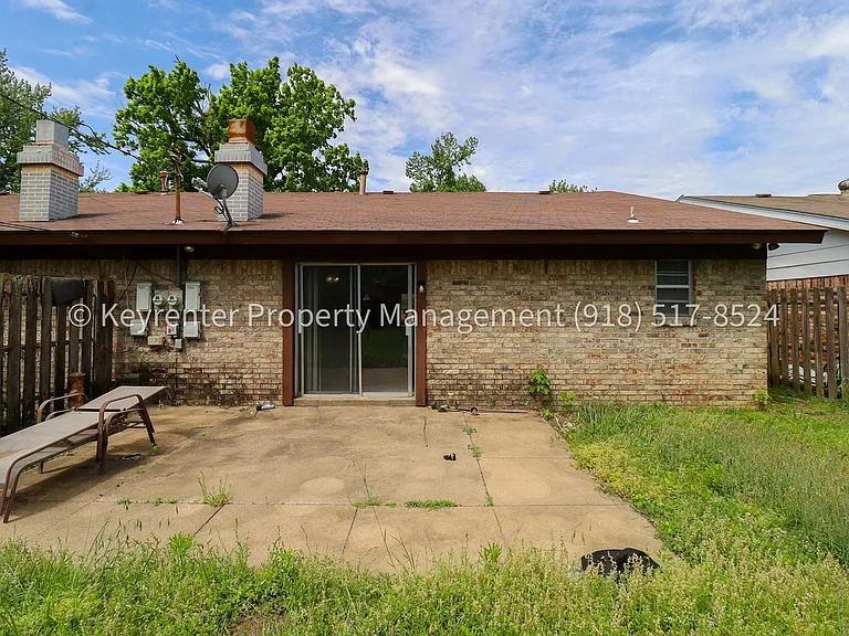 6135 - 6137 S Troost Ave Duplex — Photo 23