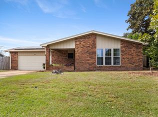 15 W Casa Loma Dr, Mary Esther, FL 32569