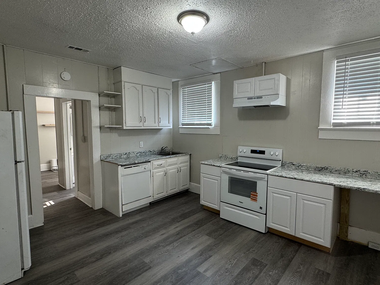 1 bed, 750 sqft, $1,050 — Photo 3