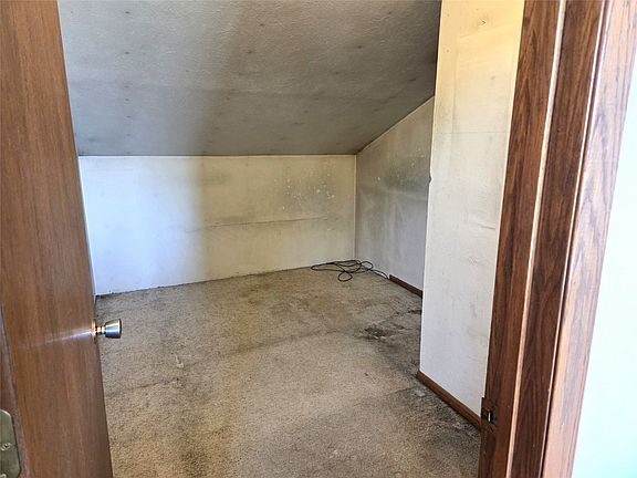3rd image of 8370 143rd Ave
