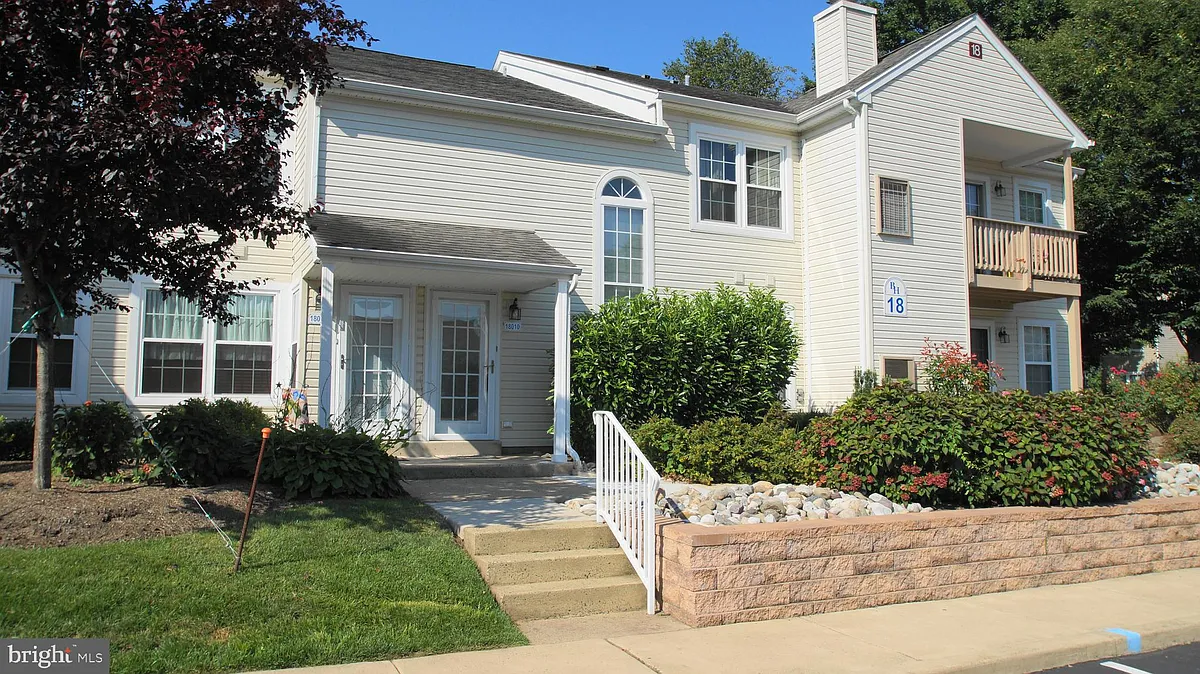 Building Photo - 18010 Beacon Hill Dr
