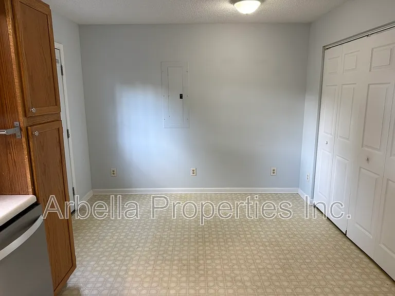 390 Erwin Hwy #2 — Photo 24