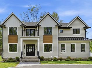 17 Arlington Dr, Livingston, NJ 07039