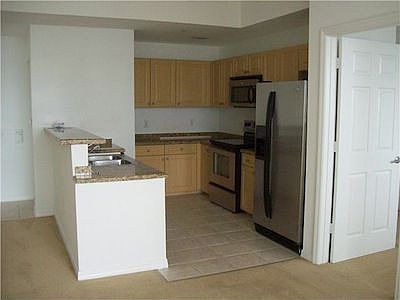 5th image of 4041 Collins Ave APT 719