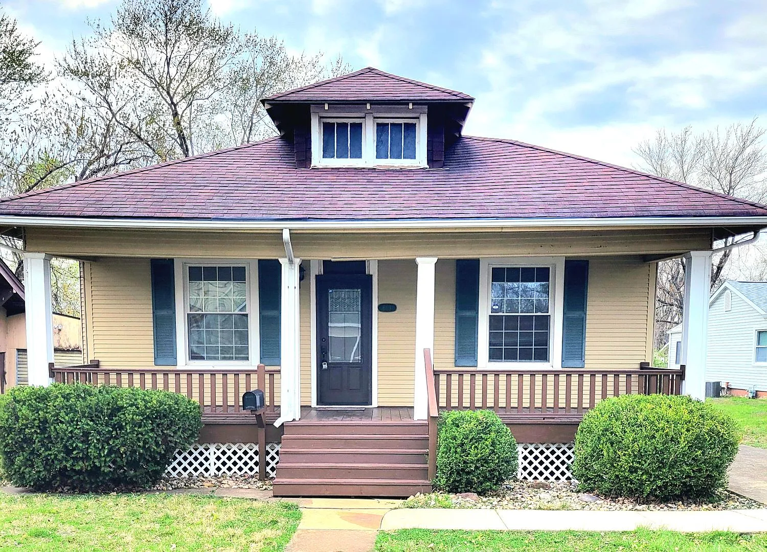 803 Strong Ave photo 1