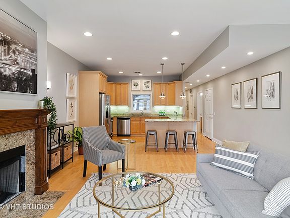 4th image of 4738 N Lincoln Ave APT 2