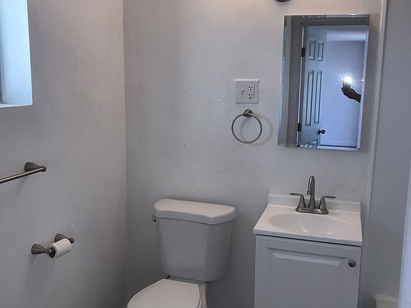 4th image of 3662 S Bronson Ave #2