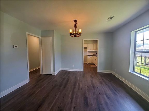 5th image of 1006 N McKinley Ave