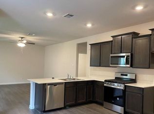 3957 Oak Creek Cir, Denison, TX 75020