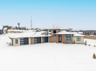 W8251 Hackberry Hills Rd, Hortonville, WI 54944