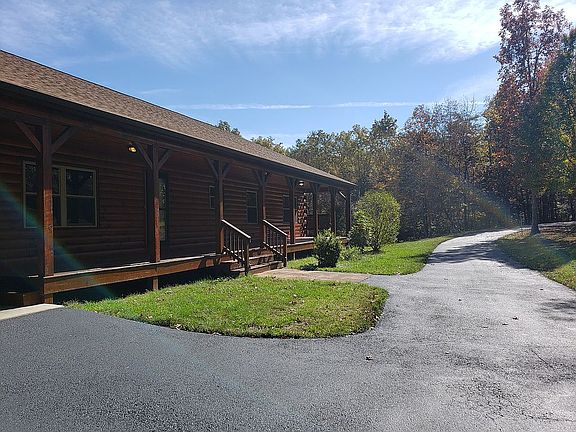3rd image of 120 Quail Hollow Dr