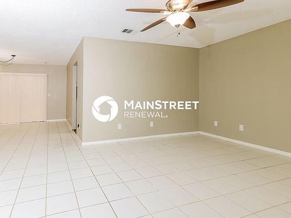 5th image of 1302 SE Arenson Ln