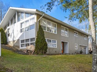 33 Scenic Dr, Worcester, MA 01602