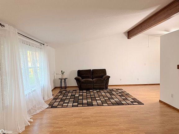 3rd image of 248 E Manning Ave