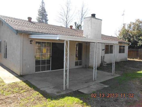 2nd image of 1395 Oak Nob Way