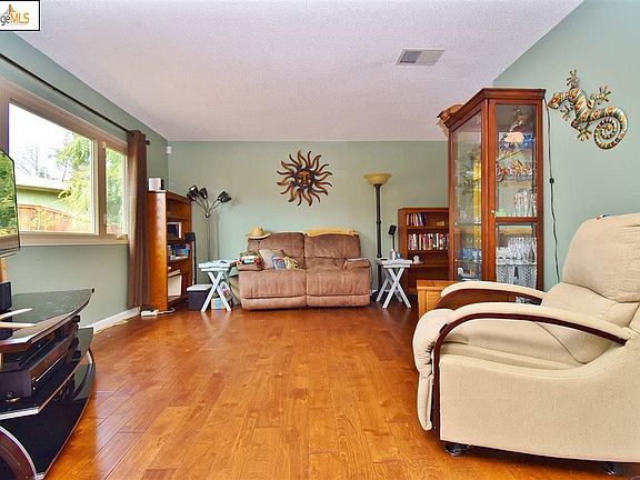 5th image of 2500 Spencer Pl