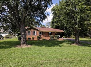 3944 Chet Dr, Trinity, NC 27370