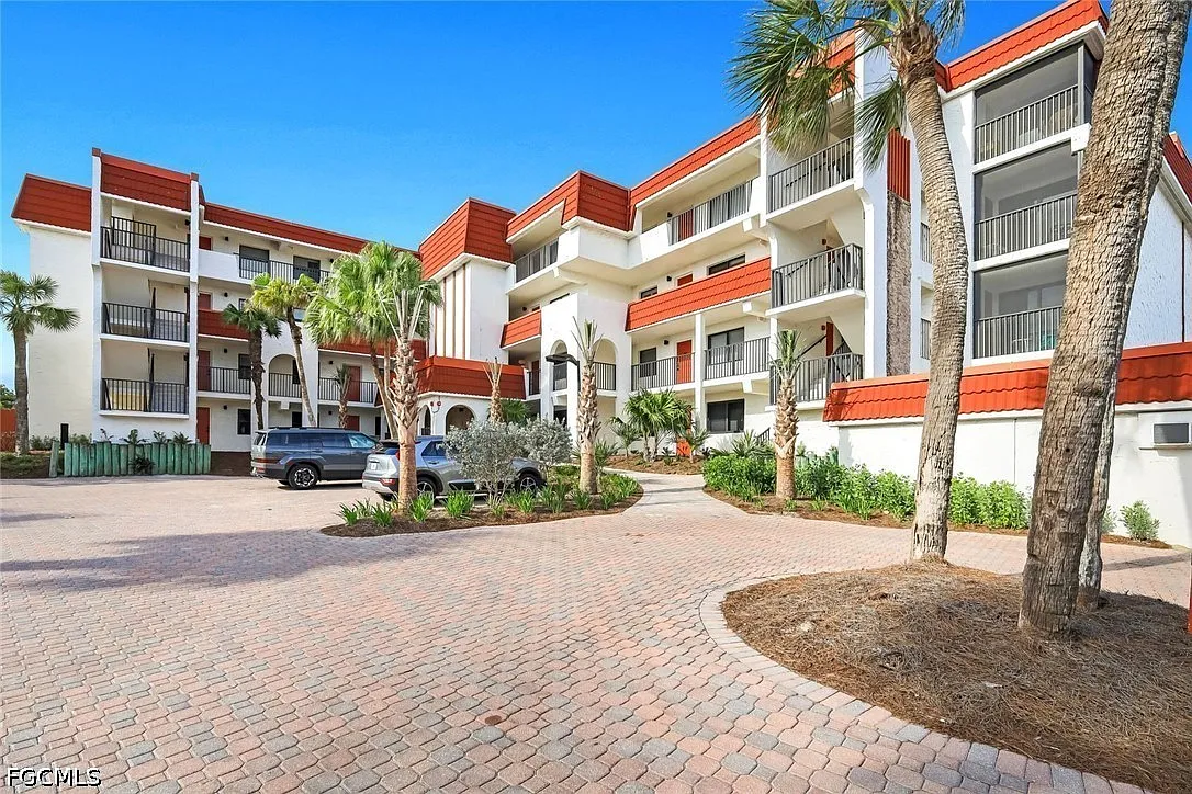 2 bed, 2.0 bath, 1243 sqft, $18,000 — Photo 4