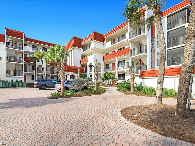 2445 W Gulf Dr #32E — Photo 4
