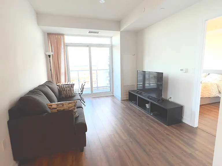 225 Village Green Sq #2808 — Photo 6