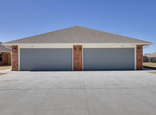 1321 Macalpine St, Moore, OK 73160