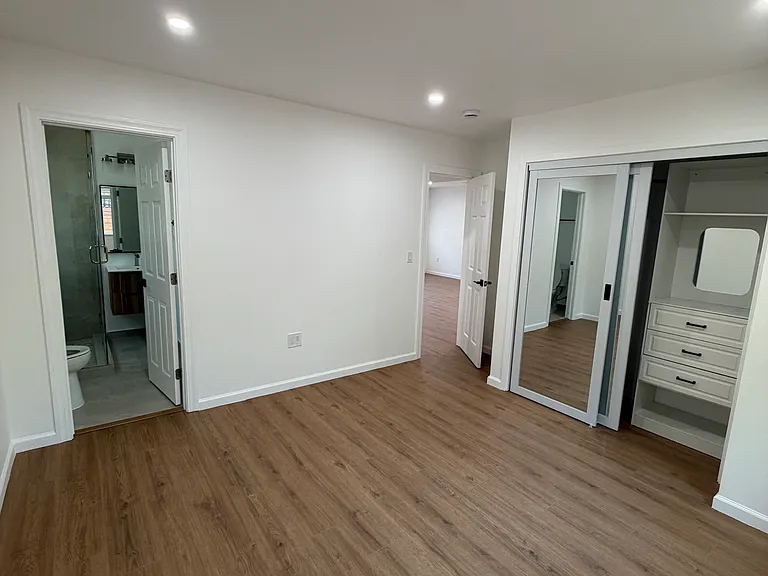 385 Irwin St #B — Photo 14