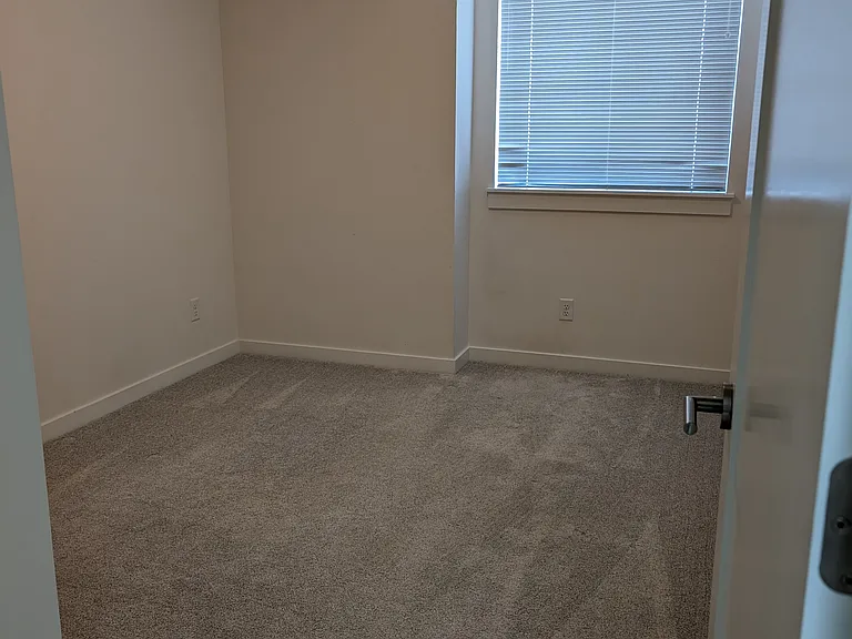 4132 SE Century Blvd — Photo 31