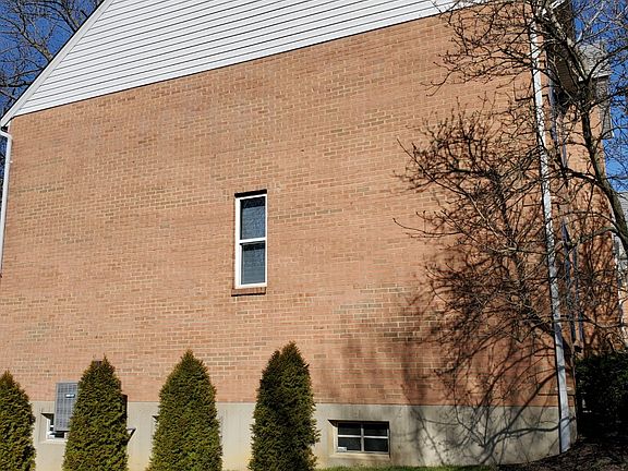 3rd image of 207 W Stoneridge Dr