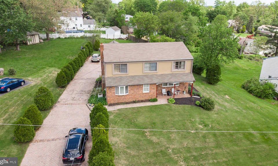 1st image of 614 Brenda Ln