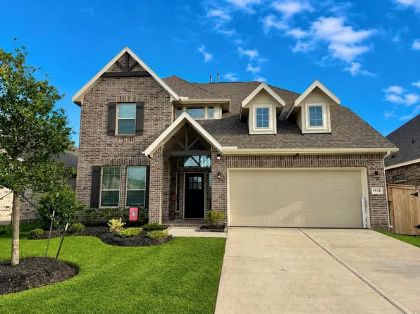 1934 Parks Edge Ln, Angleton, TX 77515