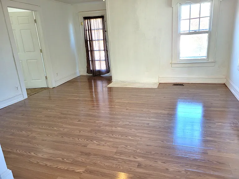 1019 N Mebane St — Photo 7