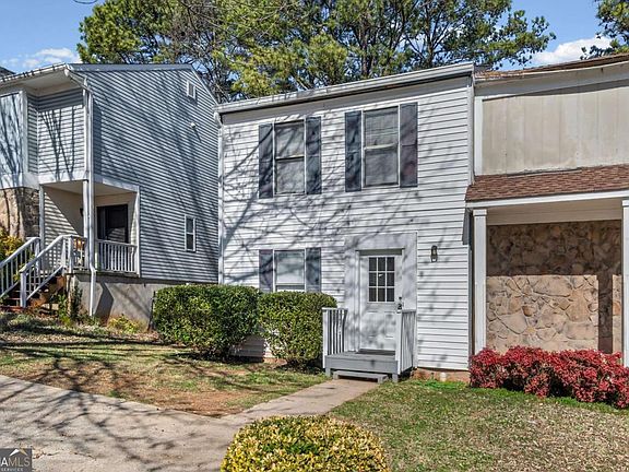 4th image of 1222 Ridgecrest Ln SE