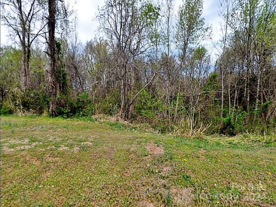 2nd image of 235 Nance Rd