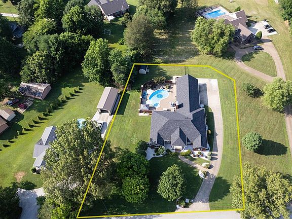 2nd image of 4541 Honeysuckle Ln