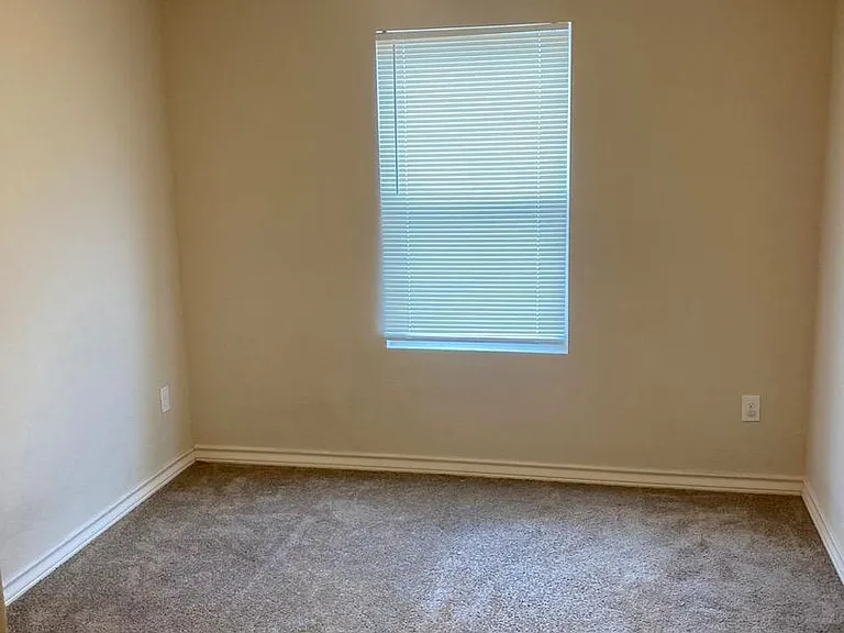 7030 Lakeview Dr — Photo 8