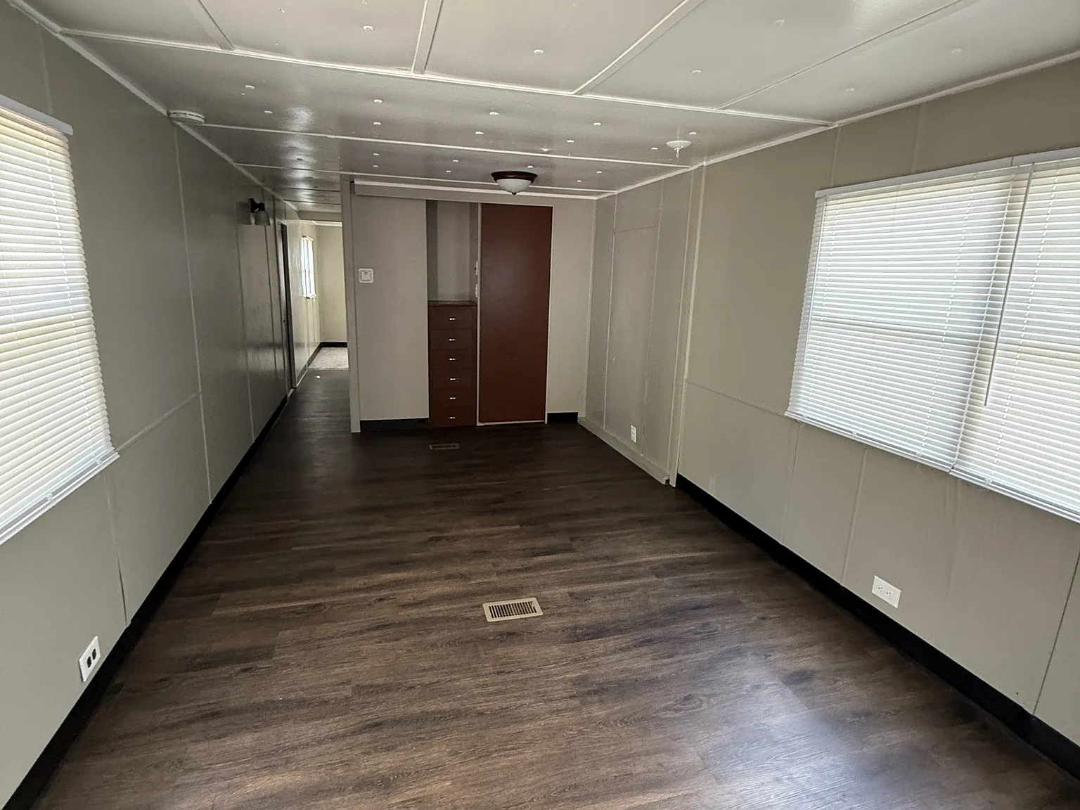 Evergreen Apartment Homes - 10 — Photo 4
