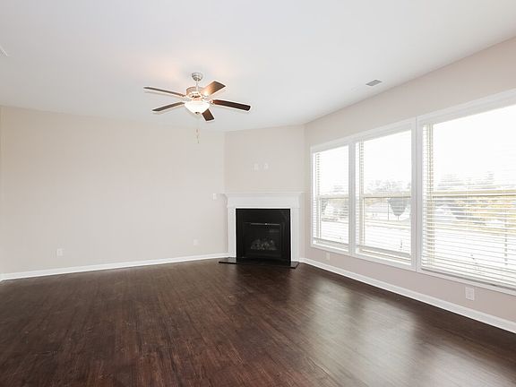 5th image of 3396 Baylor Cir
