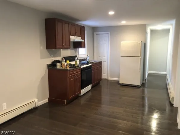 77 E Jersey St, Elizabeth City, NJ 07206