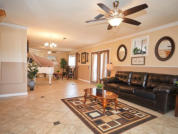 4th image of 14140 Luna Rd