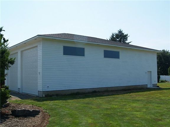 3rd image of 31 Monroe Dr