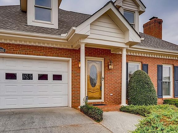 3rd image of 2285 Burlington Ln