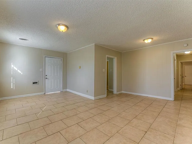 1736 Edward Ave — Photo 8