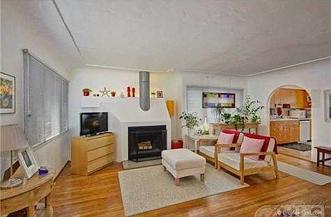 4th image of 818 Vanderbilt Pl